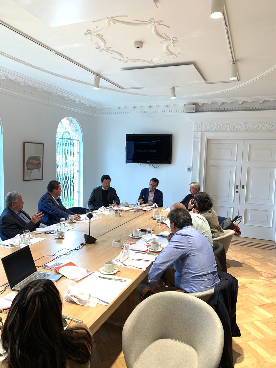 gproindustria's tweet photo. Hoy la #AlianzaProducciónColombia y @fescol nos reunimos con @agaviriau y @cfreyes, equipo programático de @sergio_fajardo para hablar sobre política industrial y comercial.

Nos acompañaron @AcopiBtaCund , @AcopiCaldas , #Acolfa y @CCConfeccion https://t.co/KnCijvv5Vy