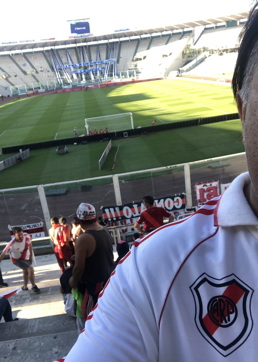 DaddyVcp's tweet photo. acá en el Mario Alberto Kempes..⚪️❤️⚪️
#RiverOlate
#VamosRiver https://t.co/DiF8UJN0Cz