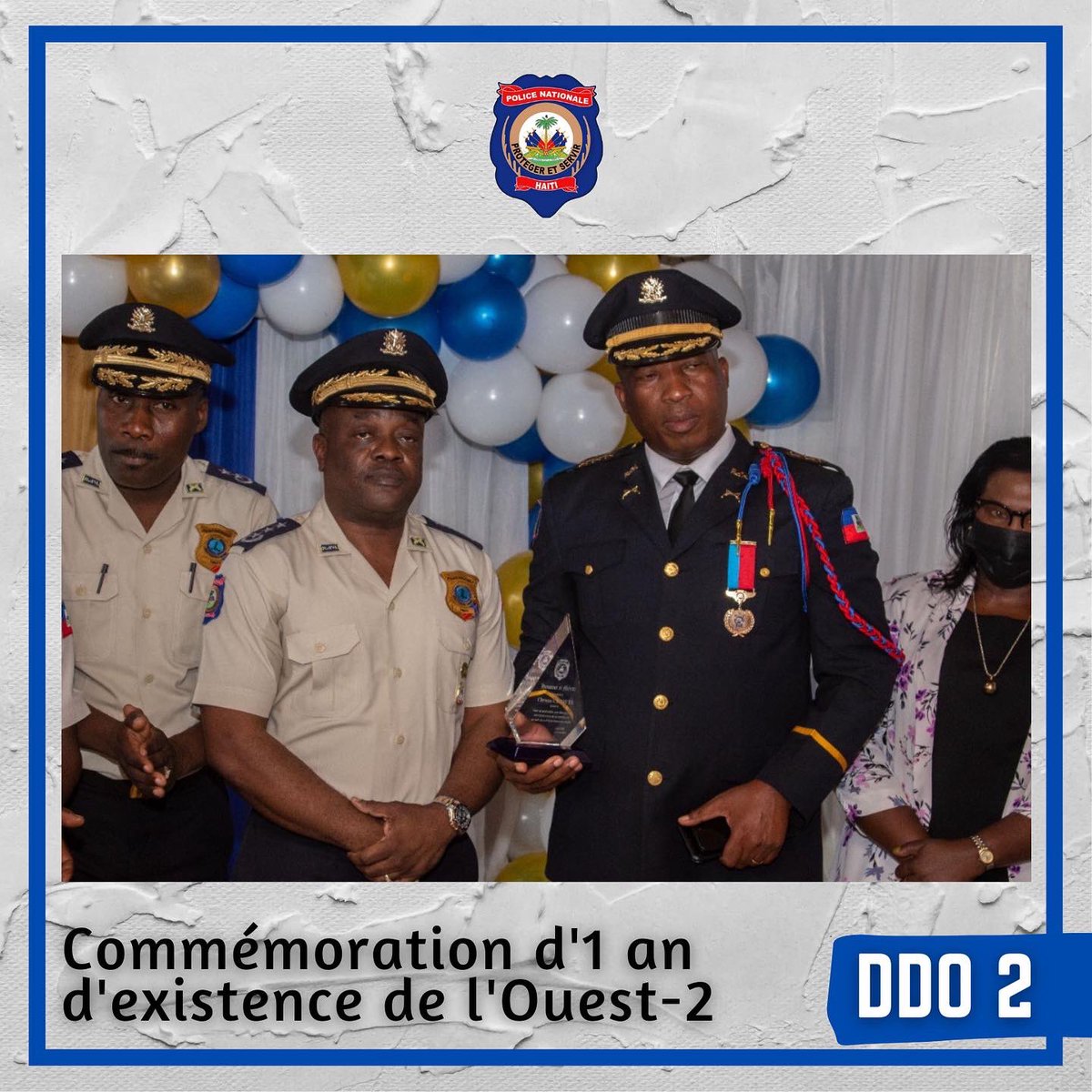 pnh_officiel's tweet photo. 🔵 La Direction Départementale de l'Ouest-2 (DDO-2) a organisé ce mercredi 20 avril 2022 une cérémonie commémorative à l'occasion de sa première année depuis sa création en avril 2021.

Note complète:
https://t.co/aj9BRCPKEW

-
#pnhhaiti #ddo2 https://t.co/FL9UeiObq7