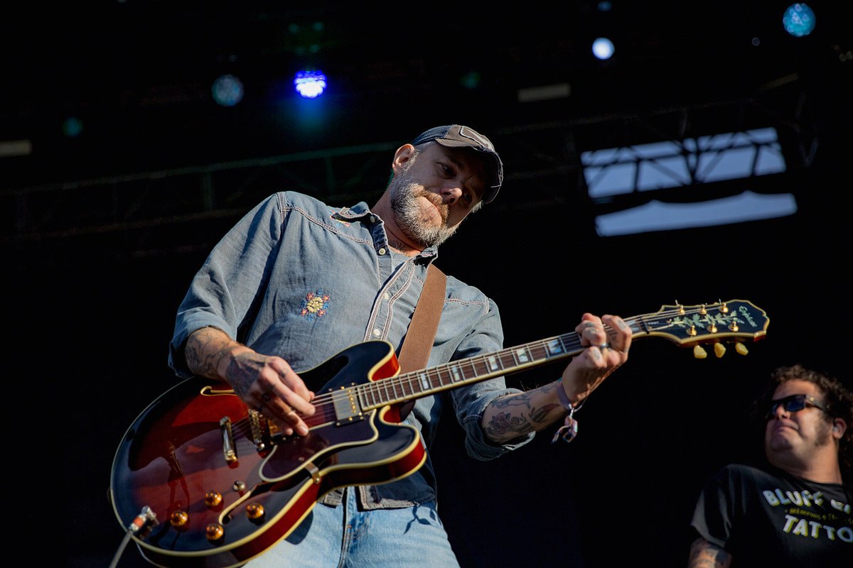 Hop Along &amp; Lucero are playing "Shine a Light" benefit shows on Long Island: brooklynvegan.com/hop-along-luce…