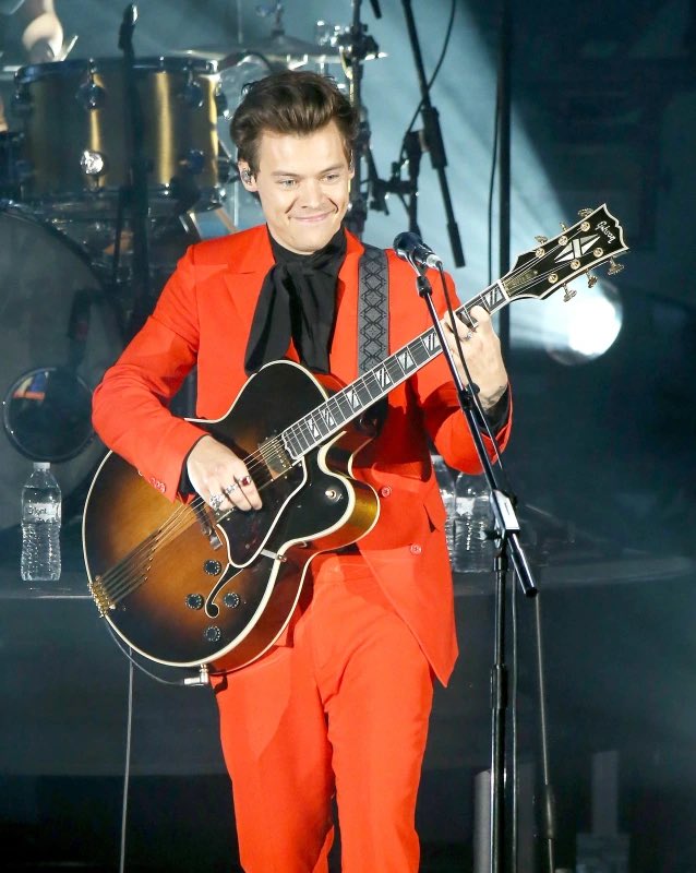 JaDerbyshire's tweet image. BINGO! Now I know why I kept dreaming of @Harry_Styles whilst setting up #PeacockRevolution @PickfordsHouse The future’s bright, the future’s …a trip to see what I mean Harry!