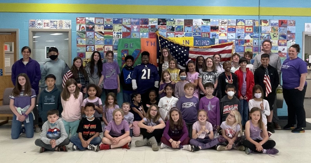 Thank you to our Military foxes. We are proud to recognize you and we thank you for your service. We are proud to have you as a part of our Willow Family. #PurpleUpFCPS 💜🇺🇸💜🇺🇸 #WillowPride 💚🦊💙
