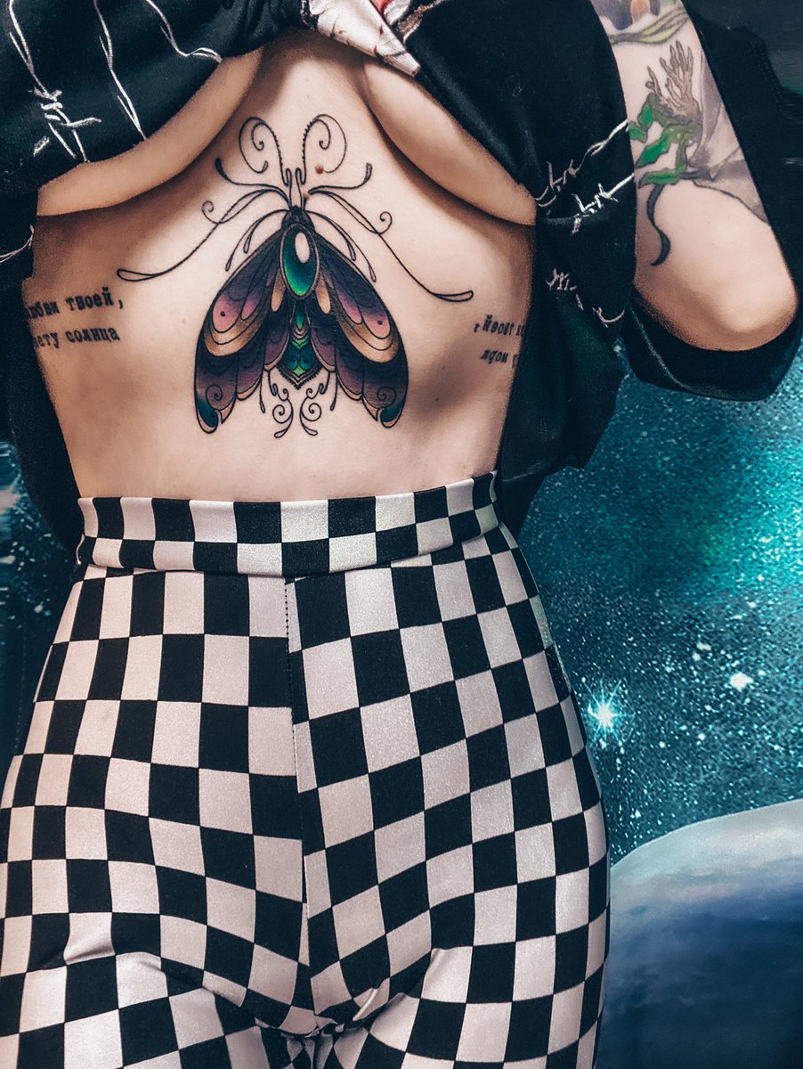 Демон в твоей постели tweet media