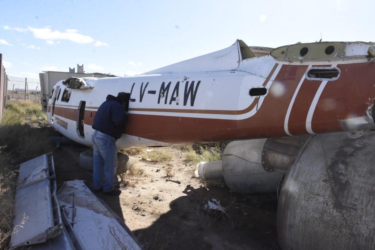 Pudimos concretar la compra del Turbo Commander LV-MAW que fue de TAN. Fue gracias al aporte de varias personas y 3 empresarios importantes que prefirieron el anonimato.

Ahora a restaurarlo. Gracias a todos
