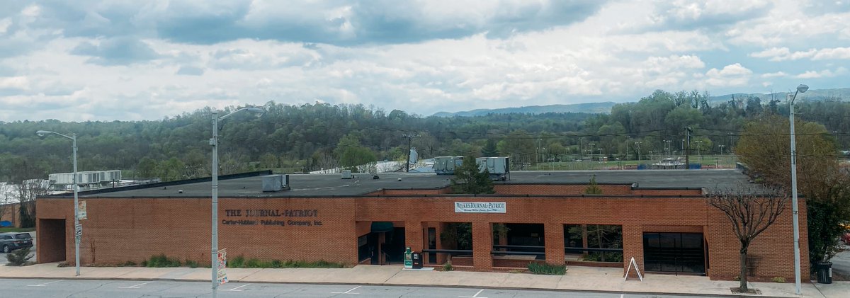 NCTechPaths's tweet photo. Great news from Wilkes County! Our first remote tech outpost (RTO) has been purchased and is currently under renovation for coworking! For more information, email Doren Tripp at doren@nctechpaths.org!

#NCTechPaths #RemoteTechOutpost #coworking #techforgood https://t.co/zg6MPifBIU