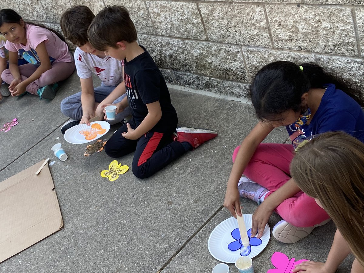 Give it Back to Grow is this Saturday!  3rd graders worked with our Kinder buddy classes to make butterfly garden seed starters to give away!  We learned about Pollinators and how important they are to our Earth!