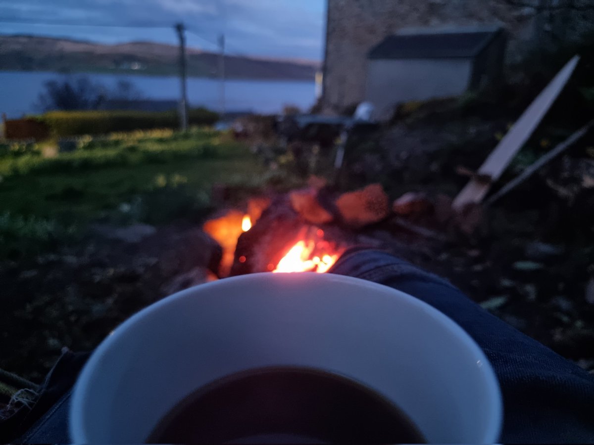 Ls87Stu's tweet photo. We did it! We made it through another day. Well done, team. Good job π€
#itsDecaf https://t.co/Rslgig0CC3