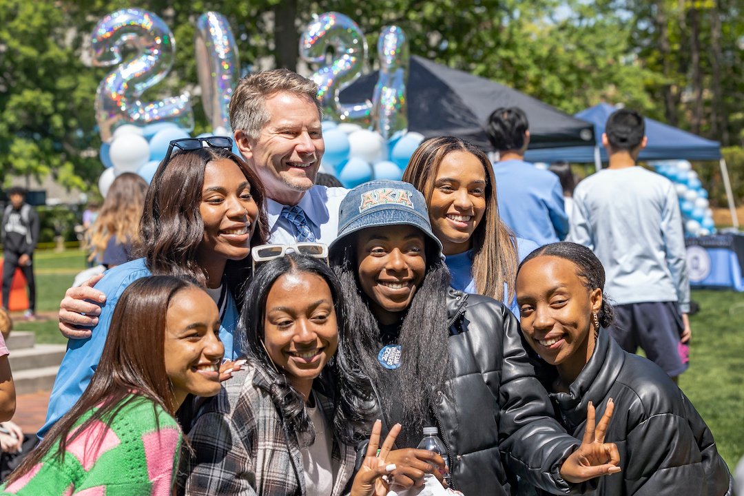 UNC's tweet photo. Bell Tower Climb: ✅

Tar Heels from the Class of 2022 took part in this fun #UNCgrad tradition today #UNC https://t.co/qYRW0KmyUG