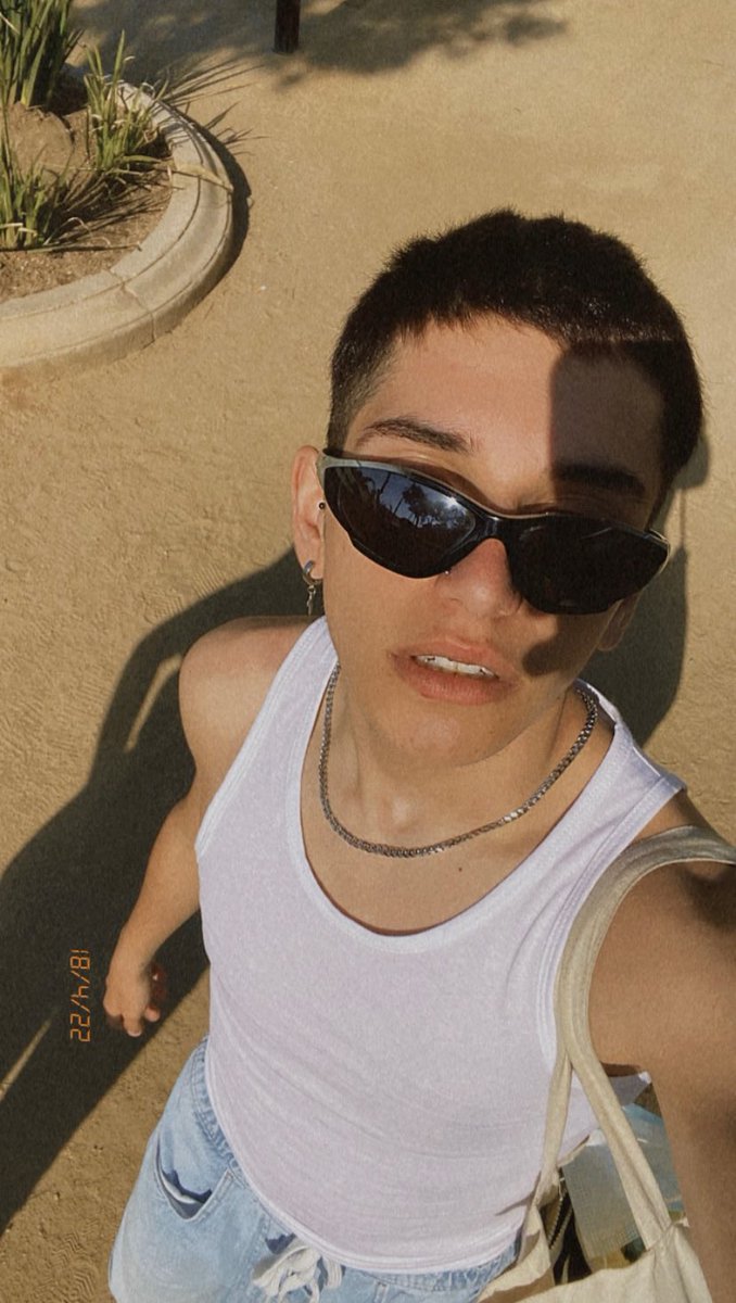 dadme fav como a los guapos plss