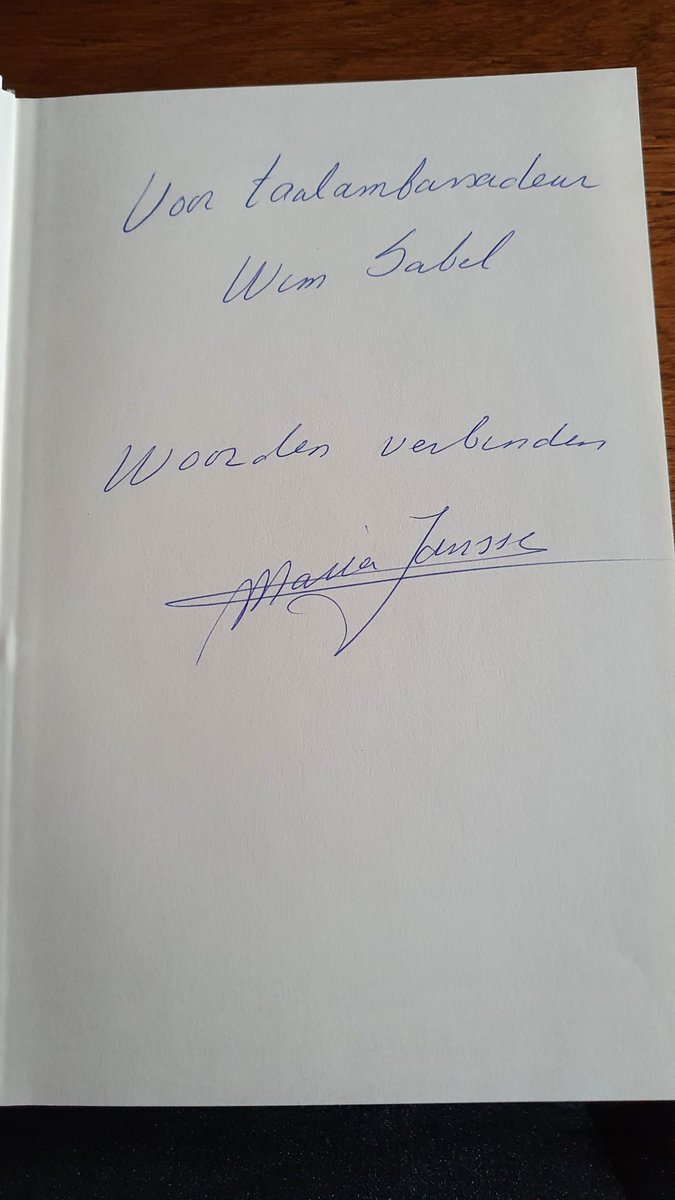 Vandaag gewerkt bij een mevrouw,waar ik een lek heb opgespoord. 
De mevrouw is een schrijfster,daar heb ik een boek van gekregen als waardering. 
Hoe moei kan het zijn als je aan het werk bent en je krijgt dit van Maria Janssen schrijfster.