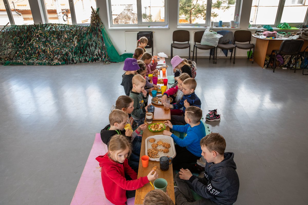 Tjada's tweet photo. Millions of children have been forced to flee their homes in Ukraine to find safety. In western Ukraine, @mercycorps is supporting a local organization, Kamyanytsya Austria, providing free childcare while their parents figure out the logistics of what's next.📷: @ezramillstein https://t.co/CcdNTjqCOU