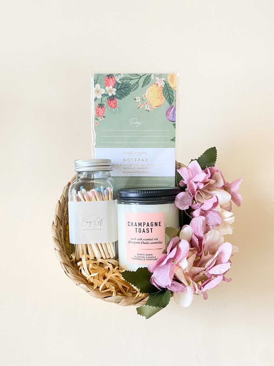 #المكرمه_الملكيه هدايا وتغليف مميز متواجدين في @TheChefz_  ذا شفز #الرياض وفي موقعنا bougagift.com