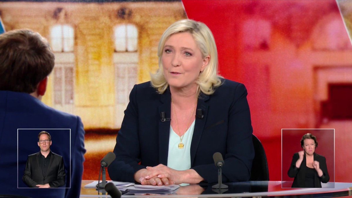 BFMTV's tweet photo. 🔴  EN DIRECT
Marine Le Pen: "Je suis pour l'interdiction du voile dans l'espace public car je pense que c'est un uniforme imposé par les islamistes"
#2022LeDébat 

📺 https://t.co/xNS2jIGJMa
📝 https://t.co/zN9JY2rf4p https://t.co/vNxRAxB3Q0