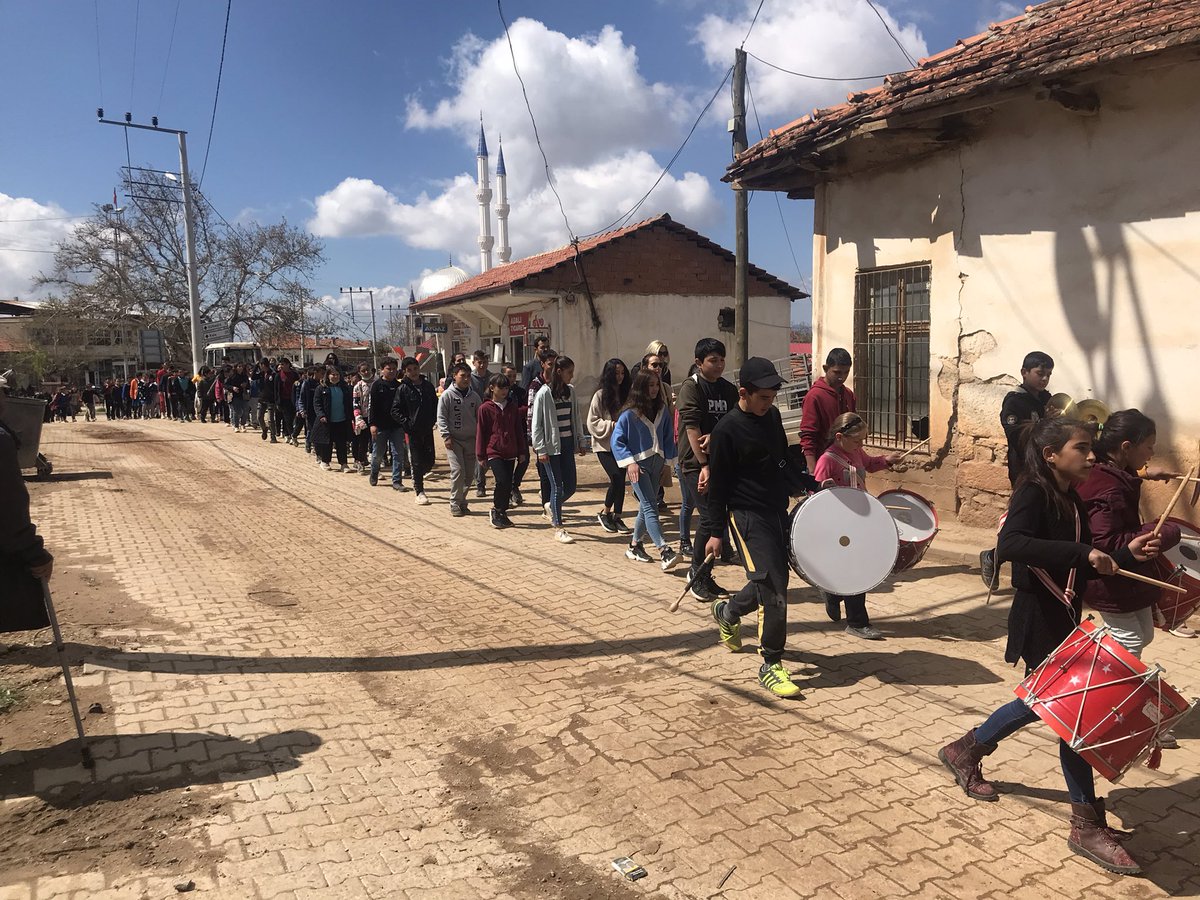 k_sehit's tweet photo. 23 Nisan Ulusal Egemenlik ve Çocuk Bayramı provalarımız devam ediyor 🇹🇷🇹🇷🇹🇷👩‍🎓 👨‍🎓 👧  👦 🧒🇹🇷🇹🇷🇹🇷 @AbdulkadrSahn @KaleKaymakamlig @kalemem20 @totak2066 https://t.co/NamPNMt7PQ