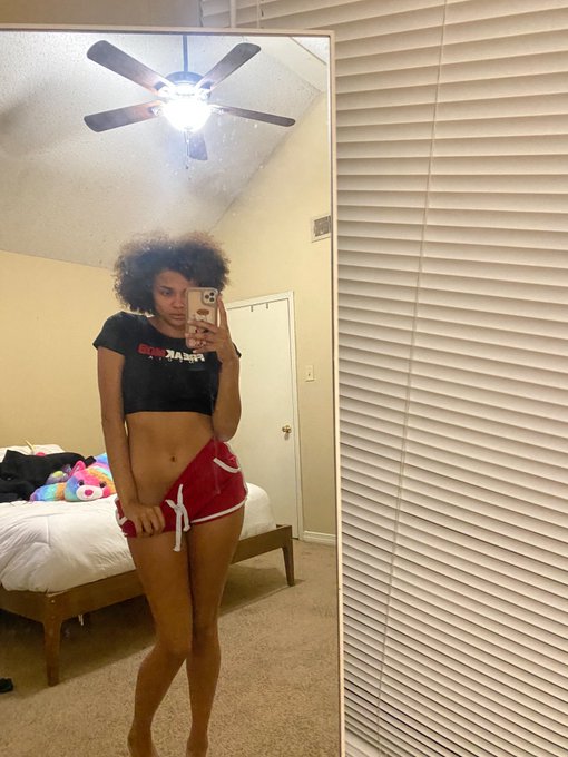 i know you dont want to miss what i have for you 😜 https://t.co/yDnYfqnCm5 https://t.co/vzP1wb29ye<a href="/tag/newprofilepic"class="tags"><span>#newprofilepic</span></a>