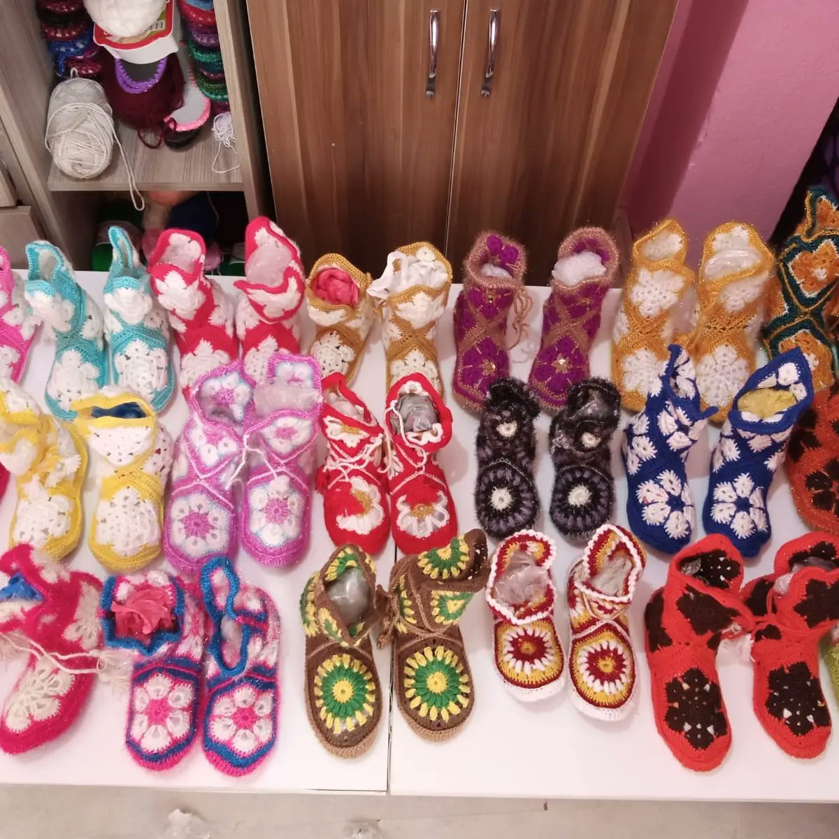 Bu mübarek günlerde biz bir tane alarak bize destek olurmsunuz bnm iki kizim var tek başıma bkiyorum onlara çalişamadigim içn de bunlari satiyorum ne olur bizede destek olurmsunuz benmde evlatlarimin yüzünü güldürürmüsünüz Allah rızası için yada paylasarak destek olrmsunuz lütfen