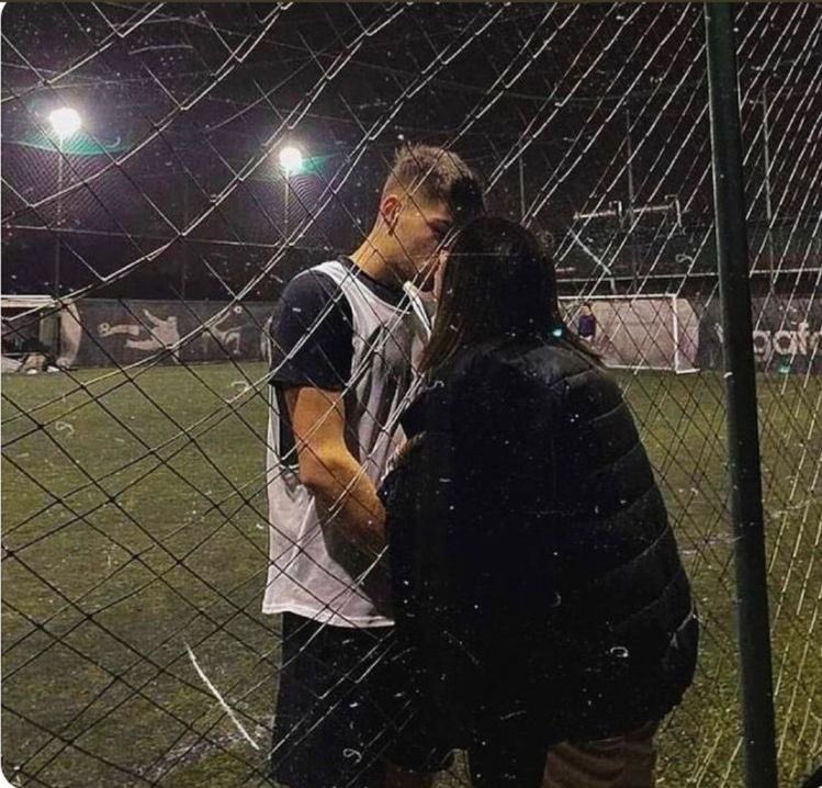 Manitayı maçta seyretmek>>>>