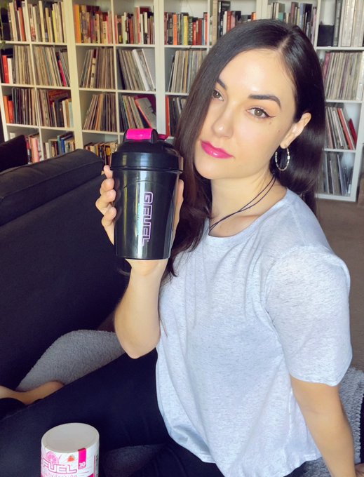 Been feeling dehydrated lately but my strawberry lemonade Gfuel definitely helps &amp; has vitamins &amp; electrolytes<a href="/tag/sceretsauce"class="tags"><span>#sceretsauce</span></a>