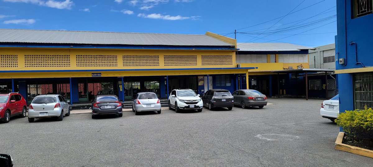 PastorJimLyon's tweet photo. ChoG Jamaica General Assembly meets on the vast campus of the Ardenne High School in Kingston, each year during the school's Easter break. ChoG founded and operates the school, one of the country's top tier secondary schools, serving also other Caribbean countries. #JesusWork https://t.co/UzS3fbkMVx