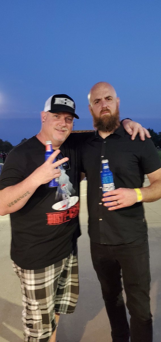 Who's spinning @DustyGrant57 #Oceans today?? <a href="/josemangin/">Jose "Metal Ambassador" Mangin</a> <a href="/CiBabs/">Caity Babs</a> maybe give an indie artist out of #Wichita a spin on #Testdrive with #Biguns potential?? 🤘🤘