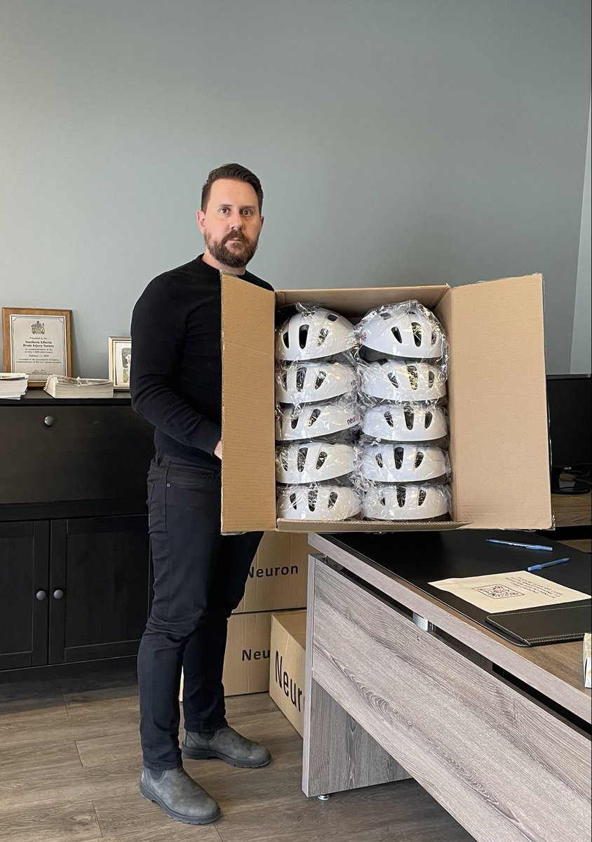 Here’s  ⁦@shanerempel⁩ giving us a super donation of 50 (!)  helmets from ⁦<a href="/rideneuron_ca/">Neuron Canada</a>⁩ and ⁦<a href="/SABISCalgary/">SABIS Calgary</a>⁩ - These will go to schools for use with their bike fleets. 

 ⁦<a href="/PearsonPatriots/">Lester B. Pearson HS</a>⁩ ⁦<a href="/ForestLawnHigh/">Forest Lawn High</a>⁩ and BOB are hugely grateful. THANKS