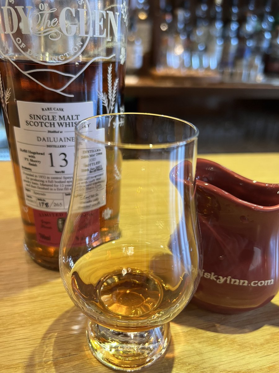peatandbarley's tweet photo. Followed today by an impressive @Lady_ofthe_Glen 13yo Dailuaine with a PX sherry finish 😋 and an @AberdeenShop Octave 4yo from its neighbour Dalmunach. 
See you again in 5 years or so! 🙋🏻‍♂️ #HighlanderInn https://t.co/wDpQuyvv6d