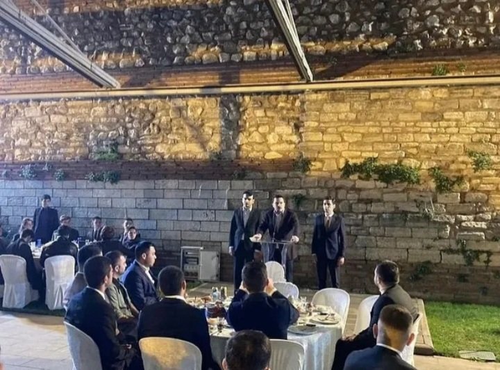 Bilgi Üniversitesi Ülkücüleri olarak Ülkü Ocakları İstanbul İl Başkanlığımızın düzenlemiş olduğu iftar programına katılım sağladık. <a href="/Aalparslandogan/">Alparslan DOĞAN</a> <a href="/batuhanbert/">Batuhan Bert ATAN</a> @koc_merttt #bilgiüniversitesiülkücüleri