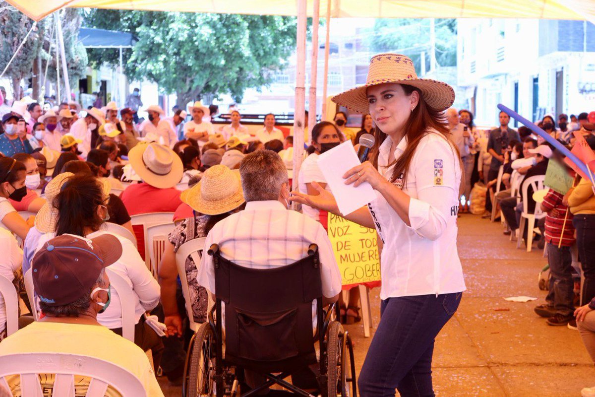 caroviggiano's tweet photo. Las y los hidalguenses sabemos trabajar duro. Y es justo obtener una recompensa a ese gran esfuerzo diario. Por eso hoy desde #Alfajayucan gritamos fuerte y claro que merecemos un #HidALGOMUCHOMEJOR.

#LlegóLaHora #CaroGobernadora #EsTiempoDeLasMujeres https://t.co/6eDvTCSgrE