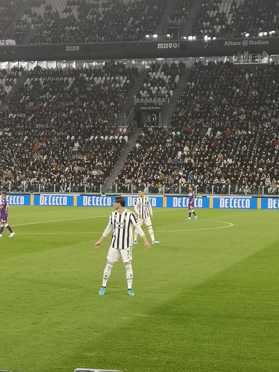 dusanesimo's tweet photo. Il mio grande amore Dusan 💖

#JuventusFiorentina https://t.co/8gUIxq7esH
