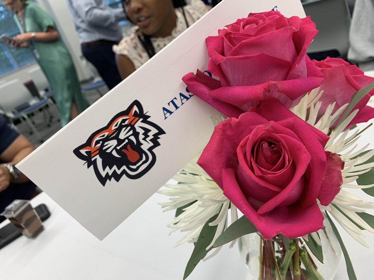 HumbleISD_AMS's tweet photo. ✨Thank you @HumbleISD_CBS for recognizing our Students of Character with a great luncheon! #atascatigers #StudentsofCharacter https://t.co/c1aAKGs5gZ