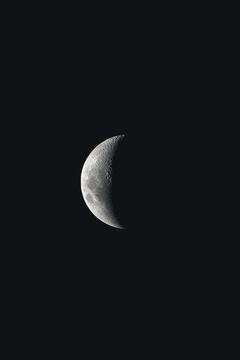 Cratic_'s tweet photo. So I took this moon sometime now.. but because I’m using my phone.. I can’t take a moon with it.. so I hope this 1 count.. that was shot on my Camera with a zoom lens. #2Challenge https://t.co/ChhBVMMHLj