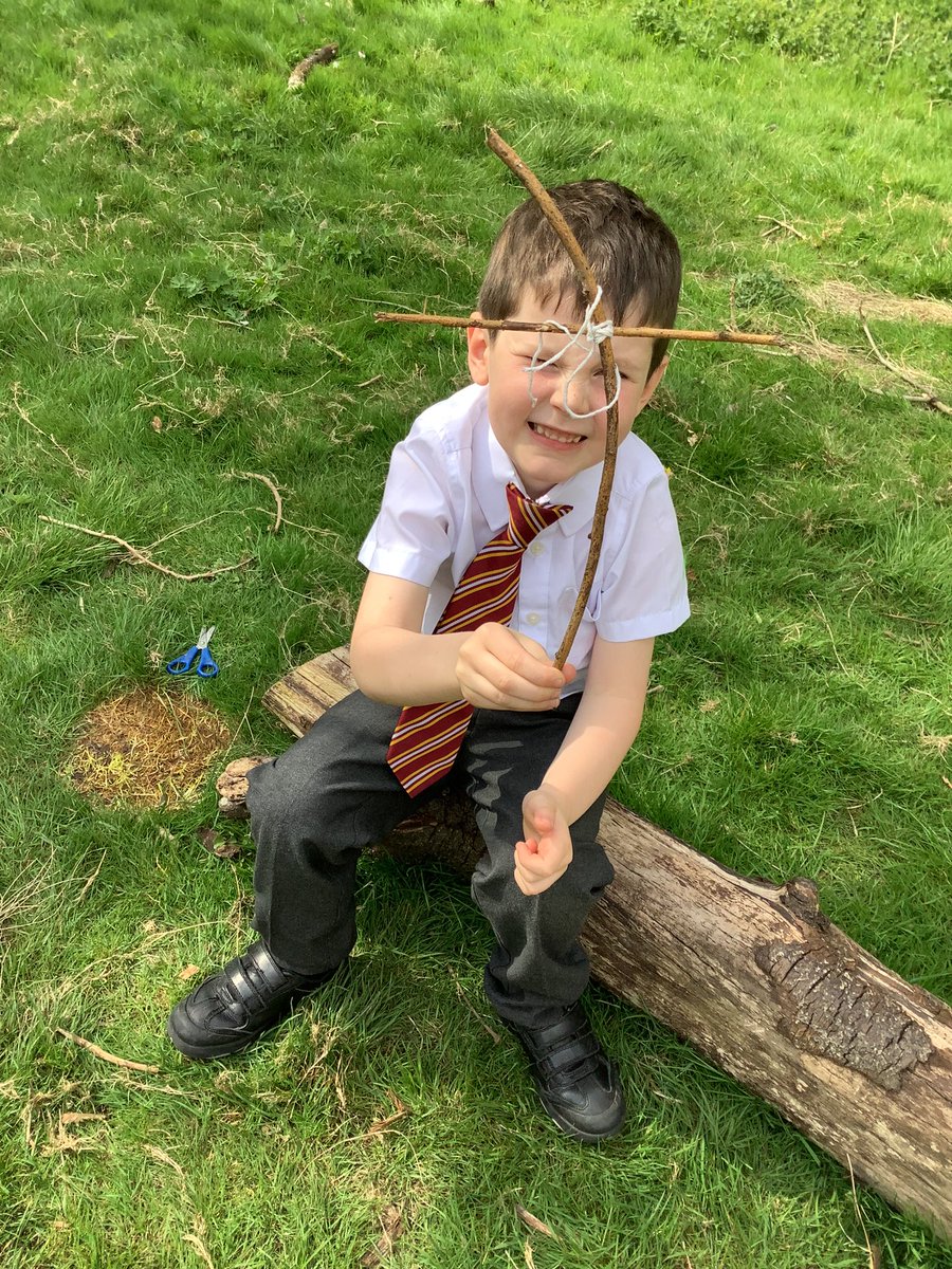 AllSaintsTraff's tweet photo. Year 1 enjoyed working on our school field to make some Easter crosses. We celebrated Jesus rising from the dead using twigs/sticks/something that everyone thought was finished with #theressurection #HeIsRisen #Eastercross #giftoflife πβοΈπ https://t.co/ura4wGtJHZ