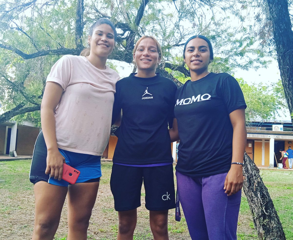 A la concentración de Mineras se sumaron Marian Varrone, Arelis Herrera y Sharimar Tiberio 🏀

#VamosMineras #VamosCojedes #BaloncestoFemenino #Cojedes #SuperLigaFemVen