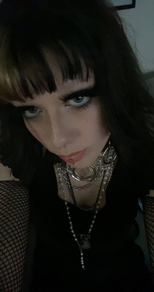 bugmorgue's tweet image. ab to go watch ppl play dnd &amp;lt;3