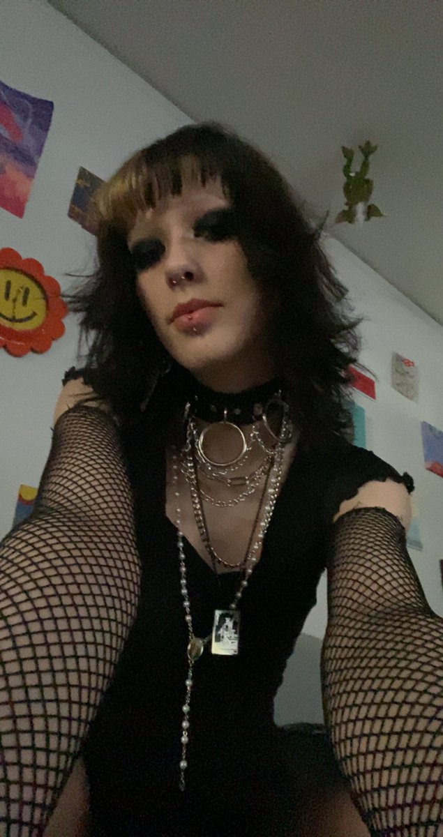 bugmorgue's tweet image. ab to go watch ppl play dnd &amp;lt;3