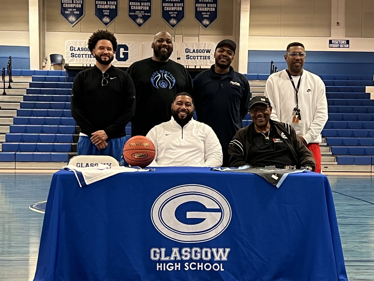joemyers92's tweet photo. William Buford is the new Glasgow boys basketball coach. The Glasgow native spent the last few years as an assistant at Chicago powerhouse Simeon Career Academy and was previously a head coach in Memphis. He is the first ever African American head boys basketball coach at GHS. https://t.co/OKJfvLmwy7