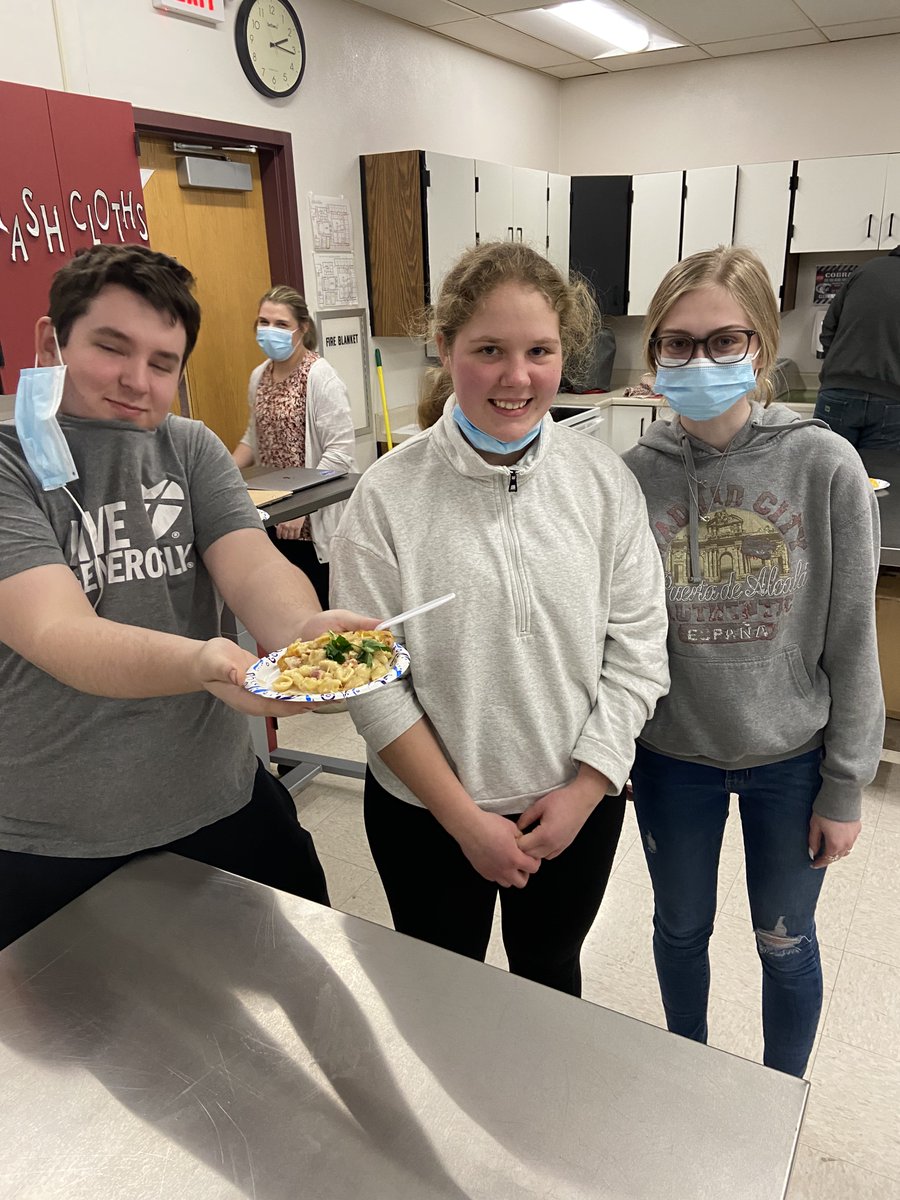 LukeLutterman's tweet photo. I had a well-timed visit to Advanced Foods today! Always willing to serve as a judge for the Mac and Cheese Competition! Thank you @CassidyBreer 
#WeAreTriton https://t.co/AztQCqxPD7