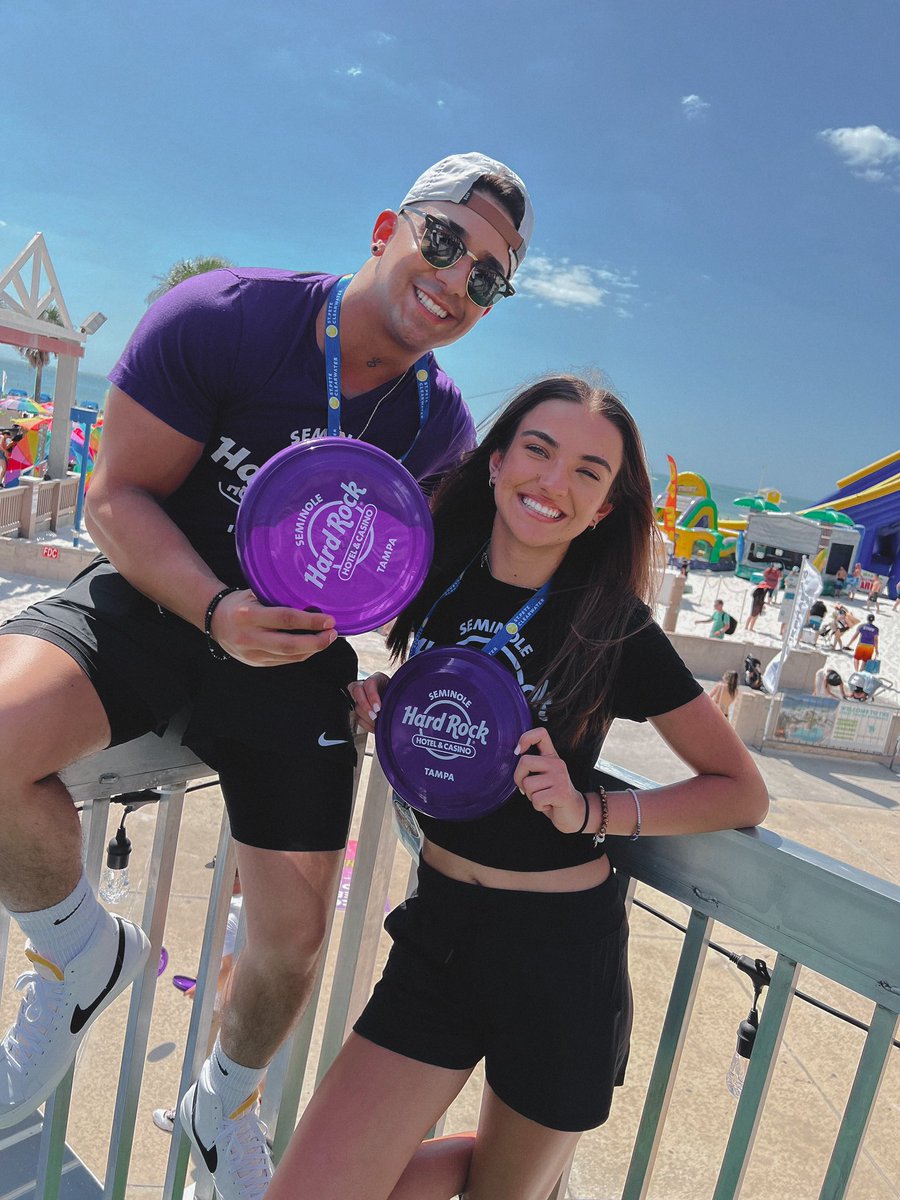 EmilArtiles's tweet photo. Perfect day to be out here in the sun repping the HardRock with frisbees @SHRTAmbassadors ! ☀️ 🌊 https://t.co/MyhpHDzAvQ