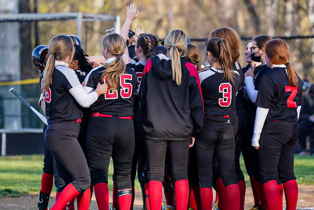 Softball Final: <a href="/ACHSathletics/">Carroll Athletics</a> (<a href="/ArchCarrollHS/">Archbishop Carroll</a>) with a walk off win in the 8th inning, defeats @StHubertBambies 8-7 🥎📸:<a href="/ShotbyDH/">Dan Hilferty</a>