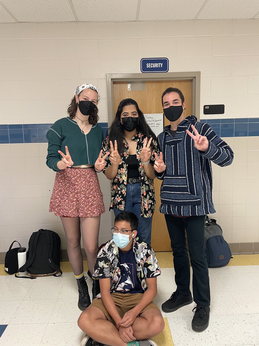 littlelibbs's tweet photo. chillllllll brooooooo #lancerspirit22 https://t.co/alsZZLlGtu