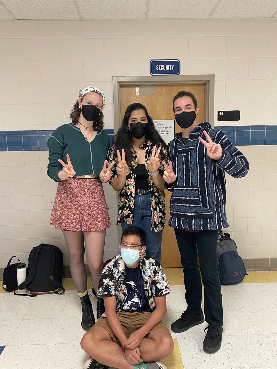 littlelibbs's tweet photo. chillllllll brooooooo #lancerspirit22 https://t.co/alsZZLlGtu
