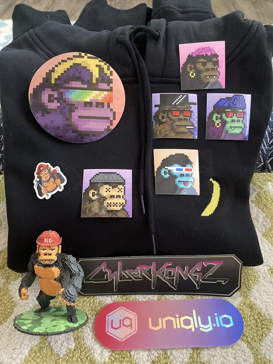 Waaayyyyy overdue, but I need to show much appreciation to <a href="/Uniqly_io/">Uniqly.io</a> &amp; <a href="/shapeways/">Shapeways</a> for my killer quality <a href="/CyberKongz/">CyberKongz</a> gear. Got  you too @br__vs. My sticker came out dope🚬  Apologies it took me so long. Thanks much all 🤙🏽🦍 !ooh