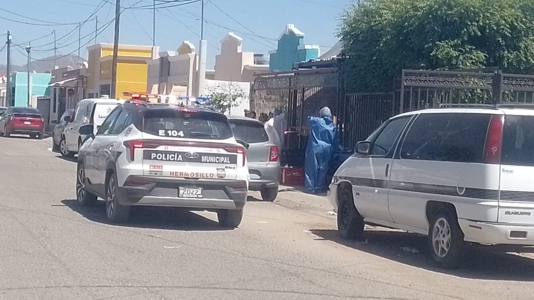 Encuentras a mujer sin vida, si hermana hizo el ayazgo en un domicilio de la calle Villa Gorrion en la col. Villa de Real, se investiga las causas de su muerte por parte de la <a href="/fgjesonora/">Fiscalía de Sonora</a> <a href="/Amicsonora/">AMIC Sonora</a> <a href="/Policia_HMO/">Policía Municipal de Hermosillo</a> <a href="/911Sonora/">911 Sonora</a> <a href="/SonoraSeguridad/">Secretaría de Seguridad y Protección Ciudadana</a> .