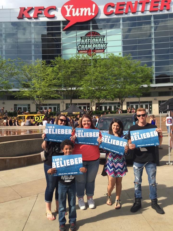 SwagLikeBiebs87's tweet photo. These pictures were taken almost 6 years to the day apart. We’re all still friends, we all still love @justinbieber and we all still make trips together to see him. I guess in a world full of change, some things still stay the same 🥰 https://t.co/Ak5btw08wp