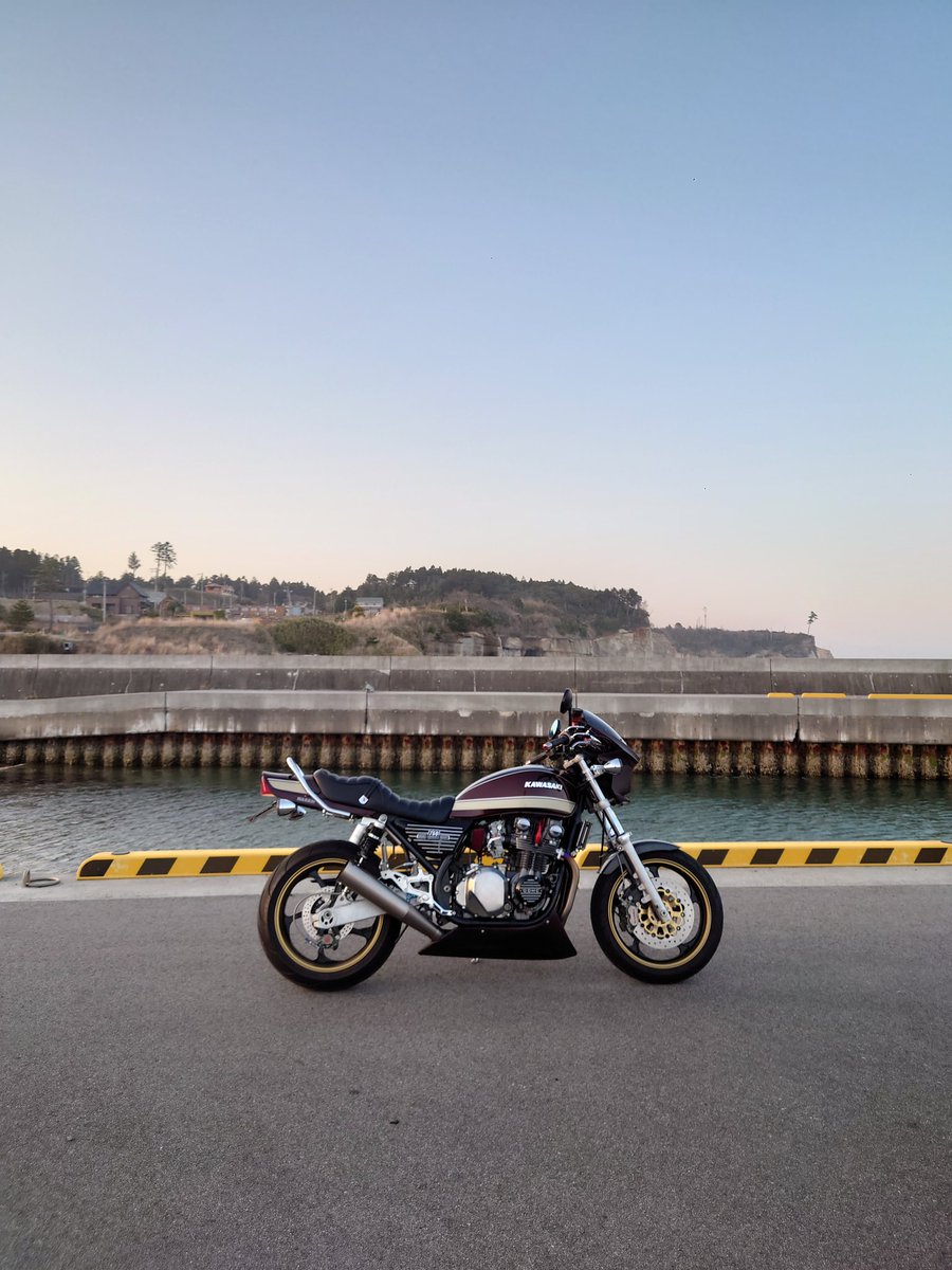 te71caro's tweet photo. #バイクは黙って真横で勝負 https://t.co/Y2KJ9EPqFv