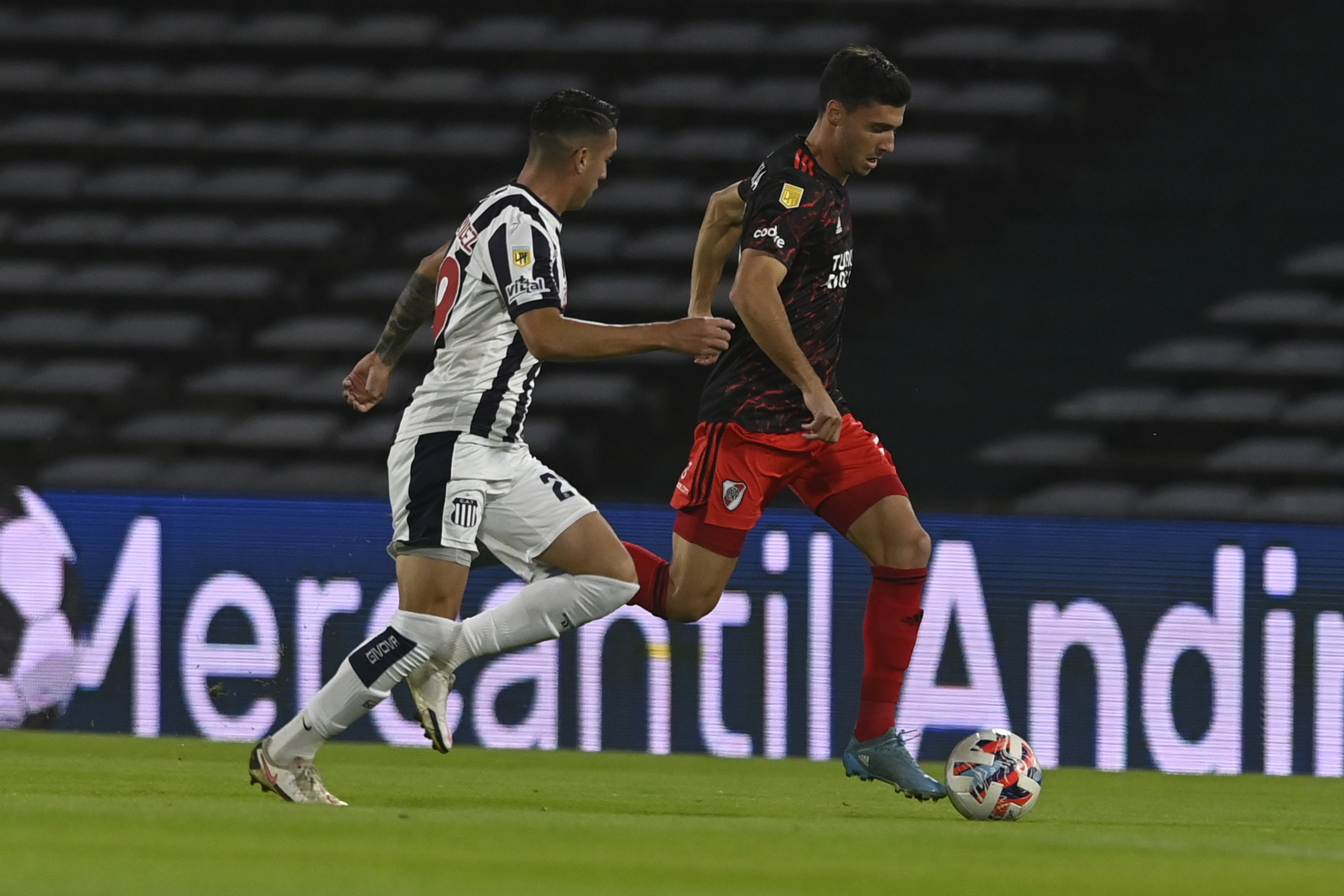 Talleres sorprendió a un River muleto y deslucido: le ganó 1 a 0 en Córdoba con gol de Valoyes