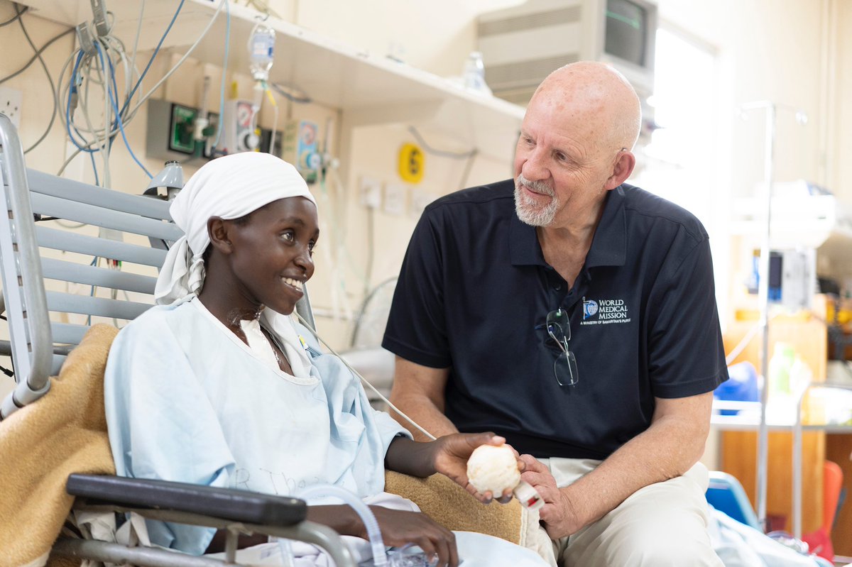 Franklin_Graham's tweet image. “Let your light shine before others, that they may see your good deeds and glorify your Father in heaven.” (Matthew 5:16) #NationalVolunteerWeek @SamaritansPurse @BGEA