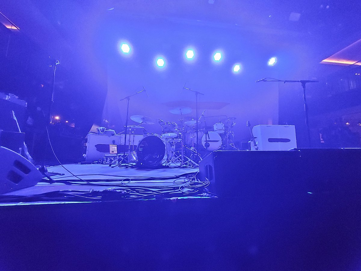 twofishonepond's tweet photo. @WeAreDPS @BiffyClyro we're all here waiting for you ❤️ https://t.co/2A6k73yTHZ