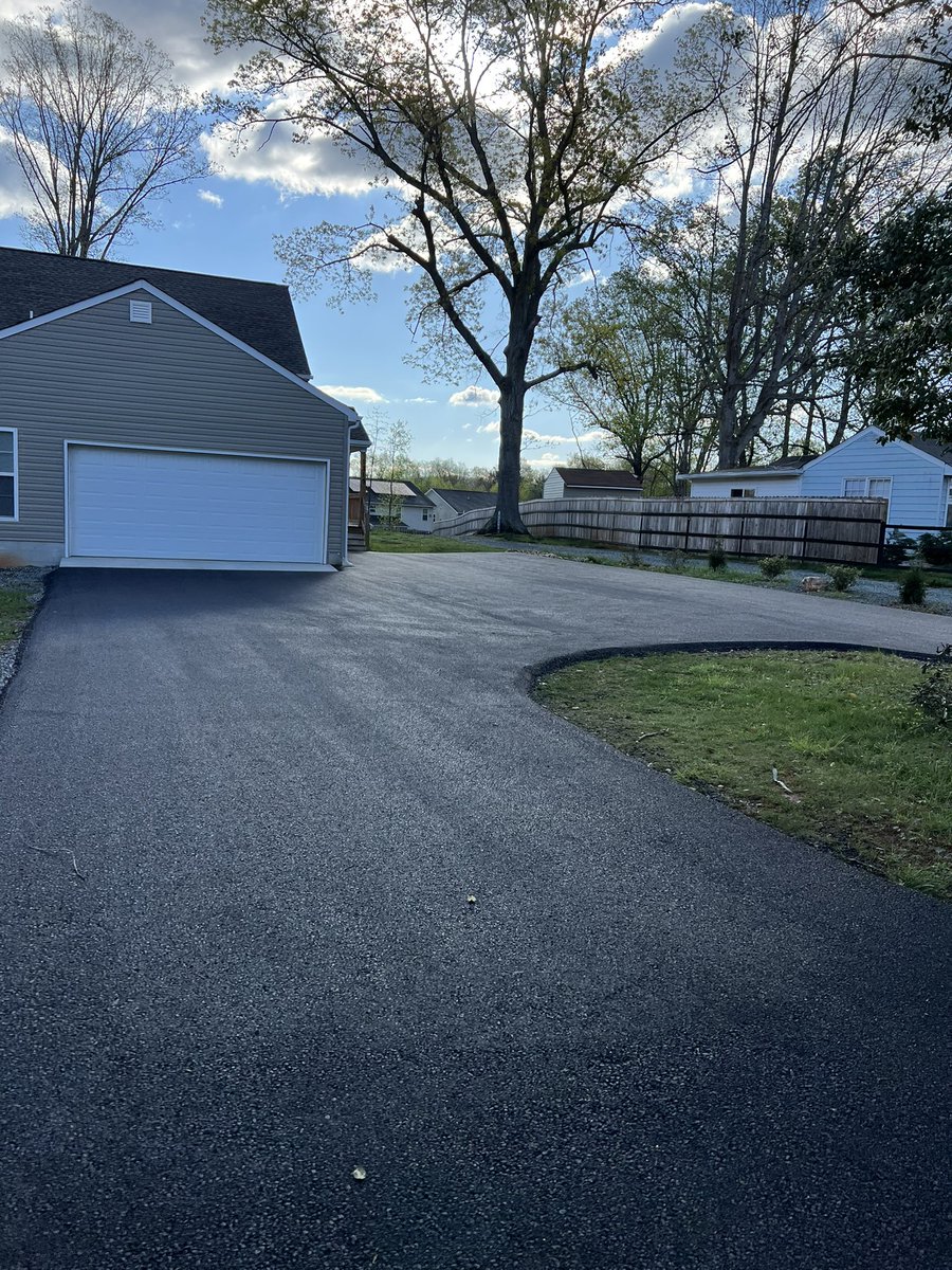 candgpaving's tweet photo. Weeeee’re baaaaaaackk #Spring2022 Your driveway can look like this too. Call for an estimate. 540.456.6179 https://t.co/jThKcmiS2T https://t.co/CW6gAiwV7i