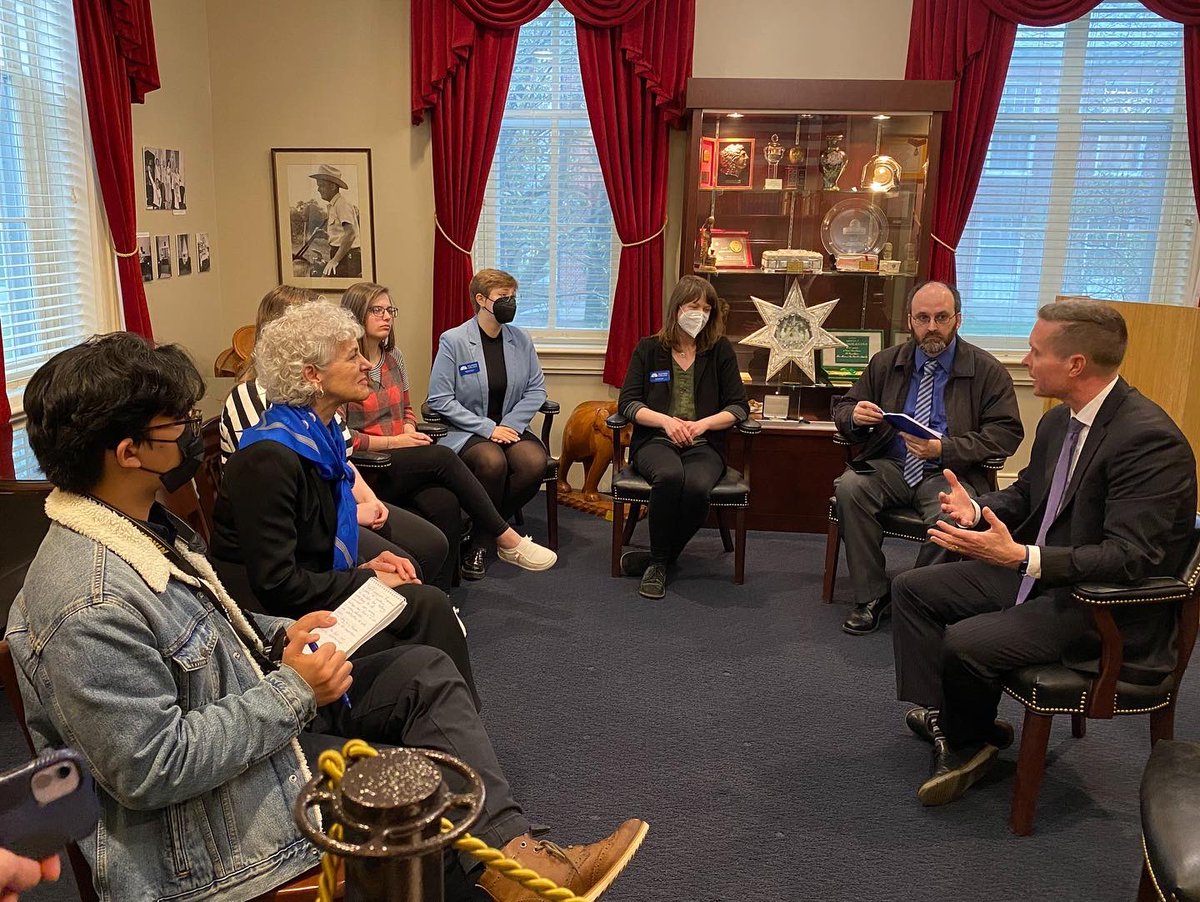 ictrueblue's tweet photo. During a campus visit this afternoon, U.S. Rep. Rodney Davis met with President Farley, Asst. Prof. of Political Science Dane Wendell and political science students.

Congressman Davis is one of 21 former IC alumni who have served in the U.S. House of Reps and Senate since 1851. https://t.co/QqTC4VWtt2